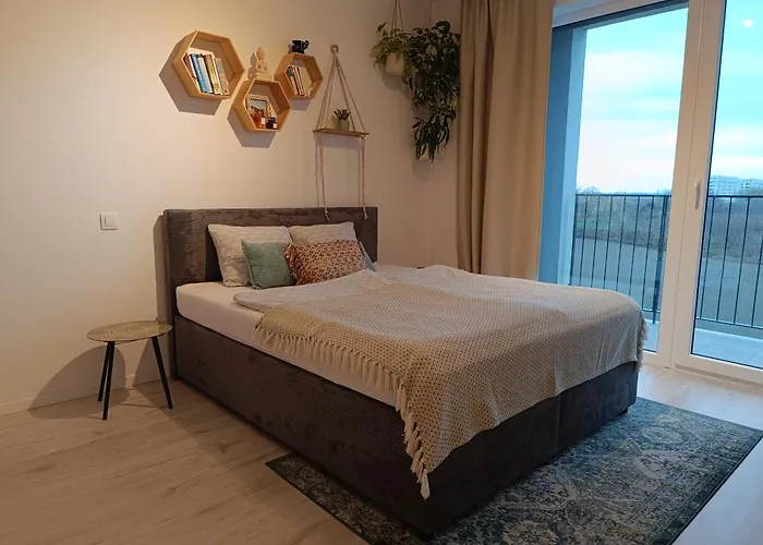 Cozy One-room With Garage And Ac * ブラチスラヴァ